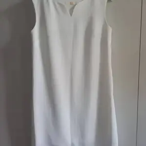 Короткое белое платье, Душанбе