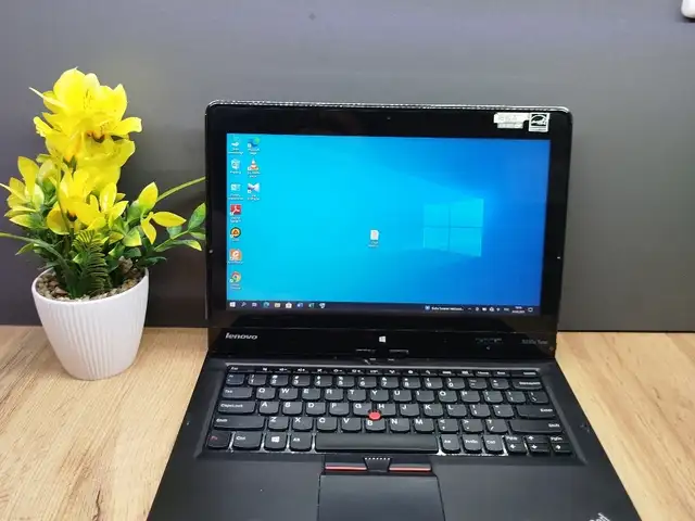 Ноутбук-Планшет Lenovo core i5-3337U 4/128SSD, Худжанд