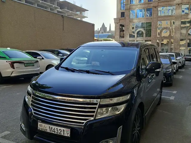 Nissan Elgrand