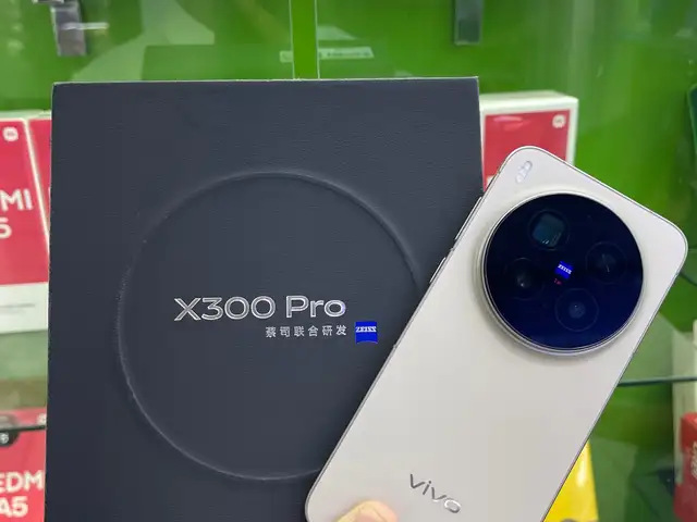 Vivo X300 Pro 12/256 gb, Душанбе
