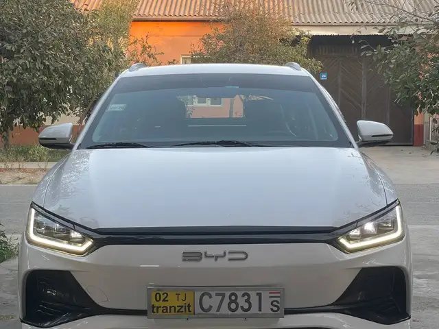 BYD E2