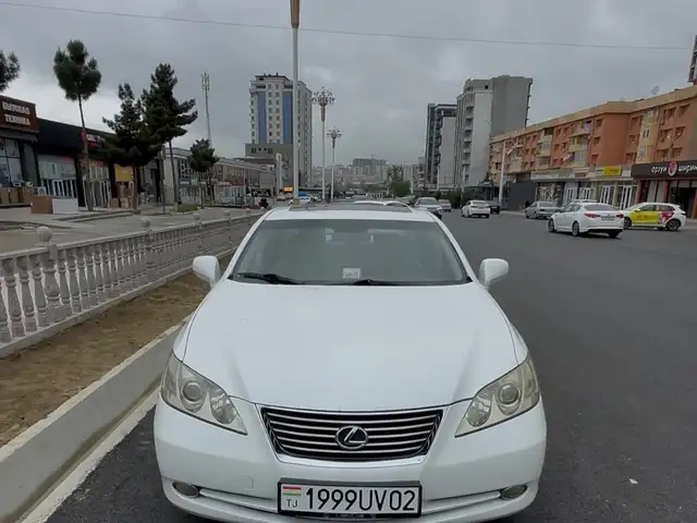 Lexus ES series