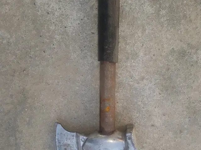 Топор, Душанбе