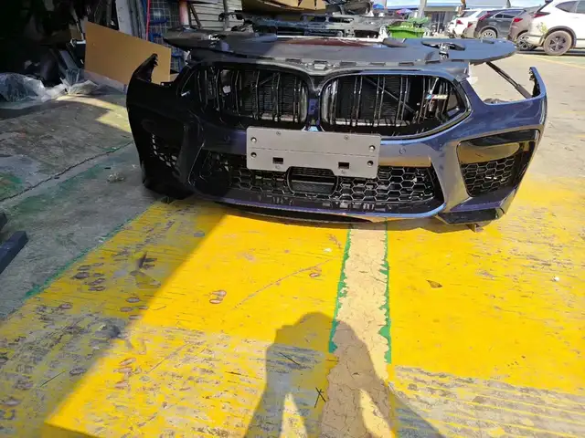 Ноускат ва бампер барои BMW, Хуҷанд