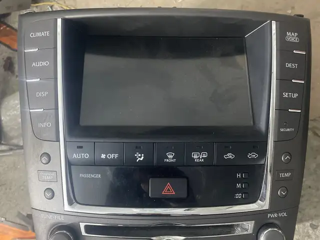 Штатный монитор от Lexus, Худжанд