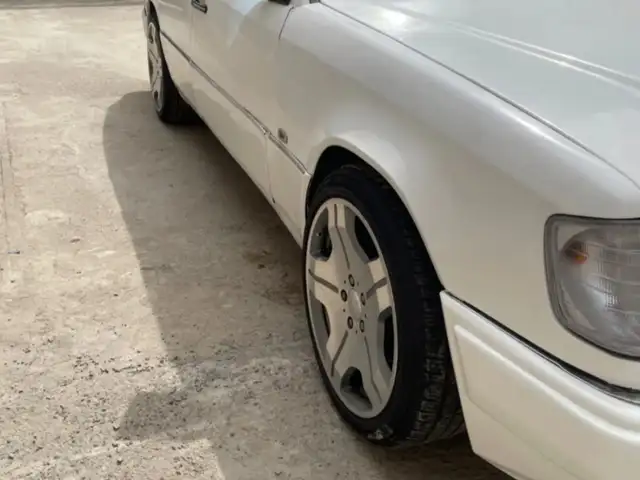 Mercedes-Benz W124