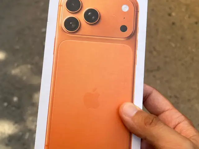 Apple iPhone 17 Pro Max, 512 gb, Cosmic Orange, Худжанд
