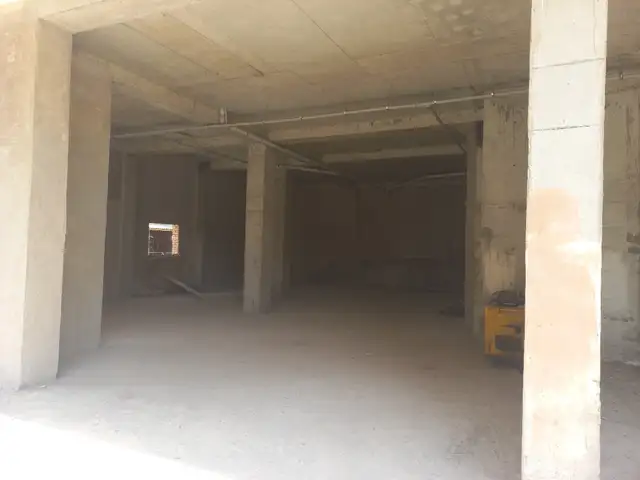 Помещение под магазин / салон, 200м², Кривой дом, Бохтар (Курғон-Теппа)