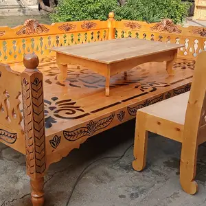 Тапчан стол и стулья, Канибадам