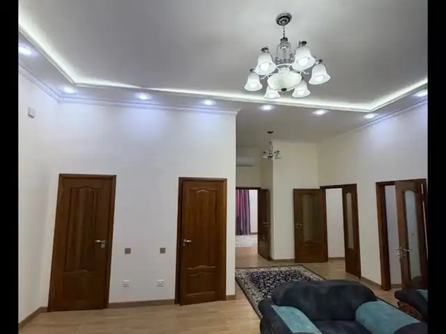 3-комн. квартира, 3 этаж, 140м², И.Сомони, Душанбе