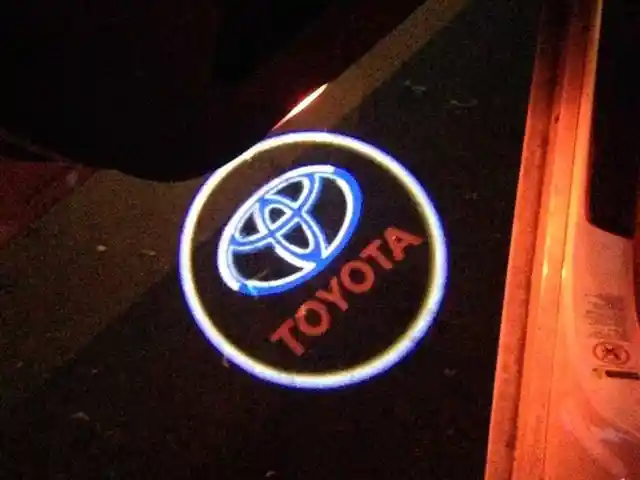 Подсветка логотипа на Toyota Camry, Душанбе