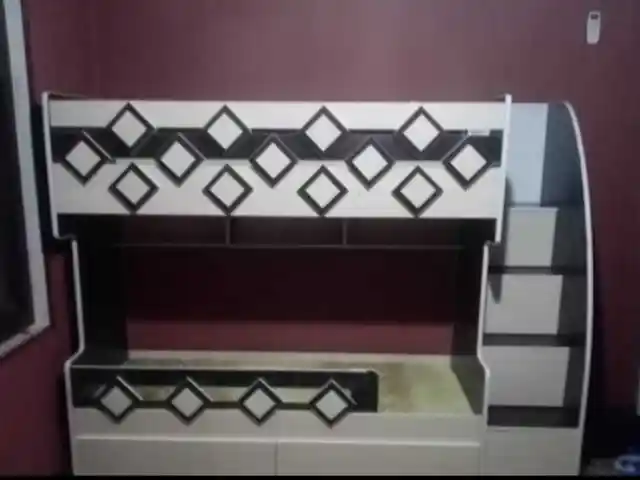 Двухъярусная кровать, Душанбе