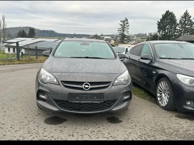 Opel Astra J