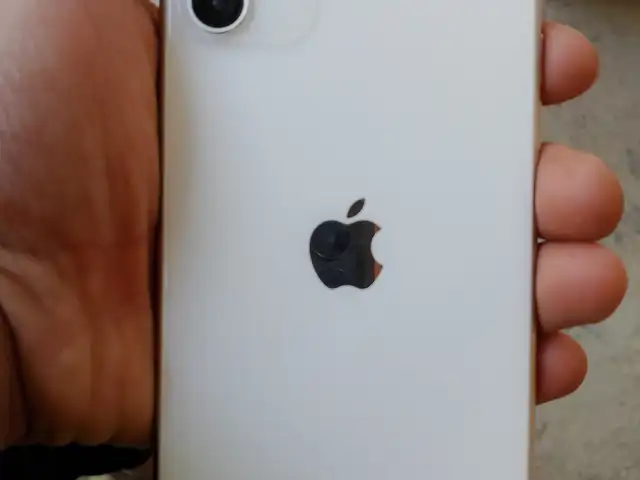 Apple iPhone 11, 128 gb, White, Исфара