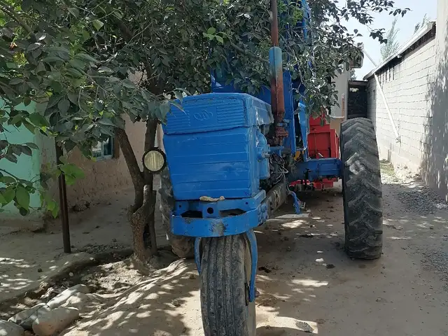 Трактор, Турсунзода