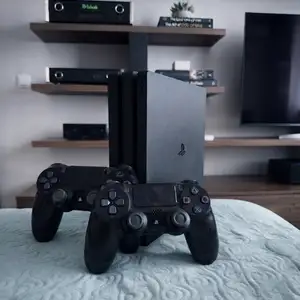 Игровая приставка PlayStation 4 Pro 1TB USA, Душанбе