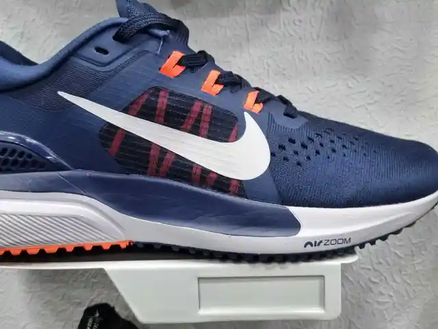 Кроссовки Nike, Хуҷанд