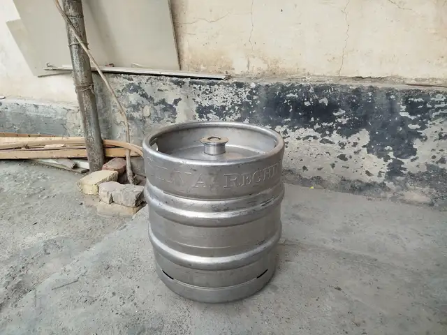 Кег, Бобоҷон Ғафуров