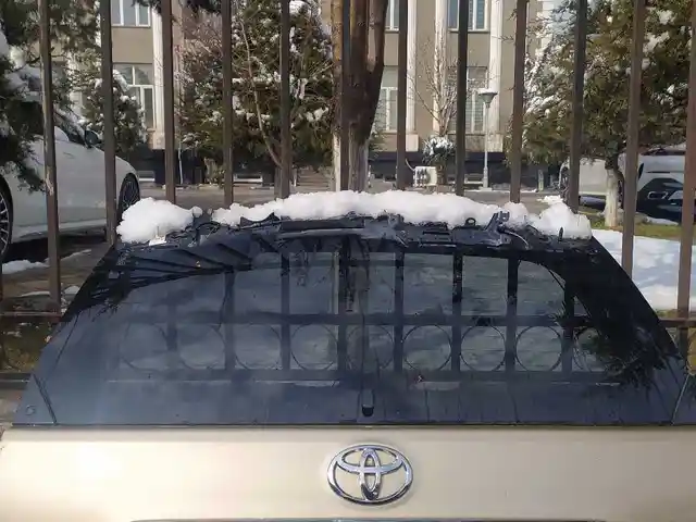 Заднее стекло от Toyota, Душанбе