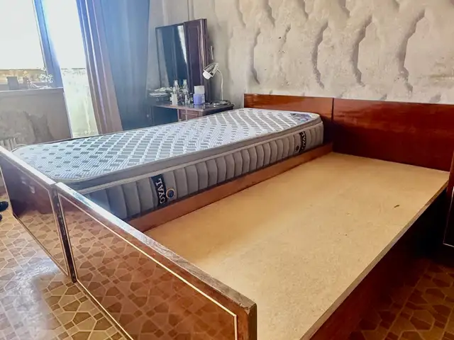 Односпальная кровать, Душанбе
