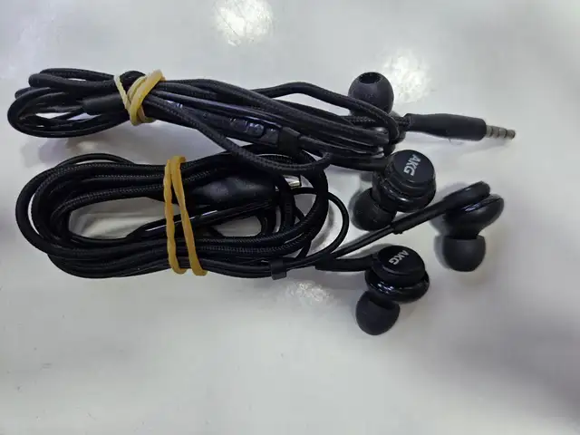 Наушники оригинал AKG, Хуҷанд