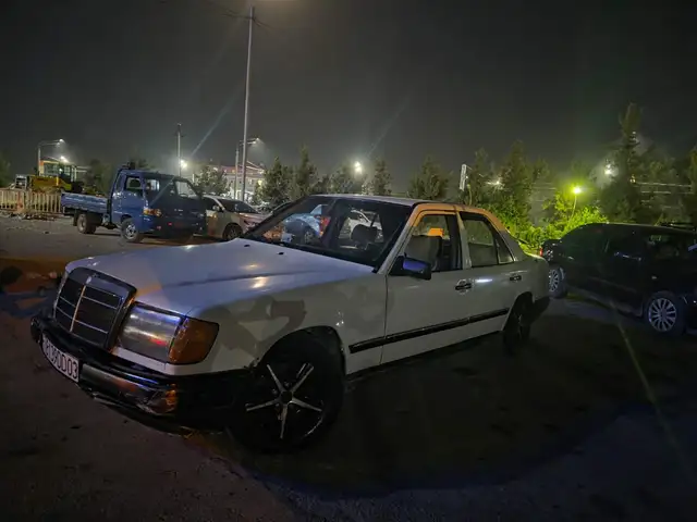 Mercedes-Benz W124