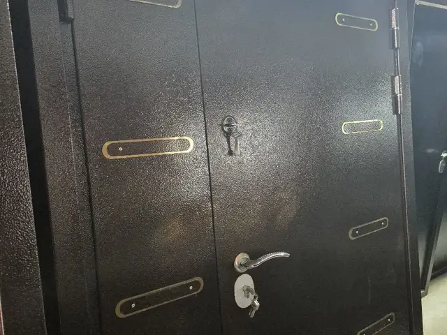 Дверь, Душанбе
