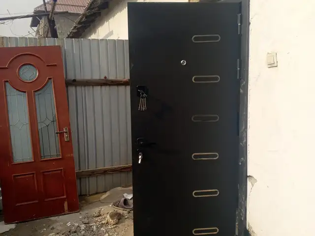 Входная дверь, Душанбе
