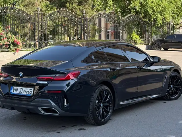 BMW M8