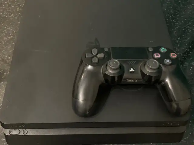 Игровая приставка Sony PlayStation 4 slim, Душанбе