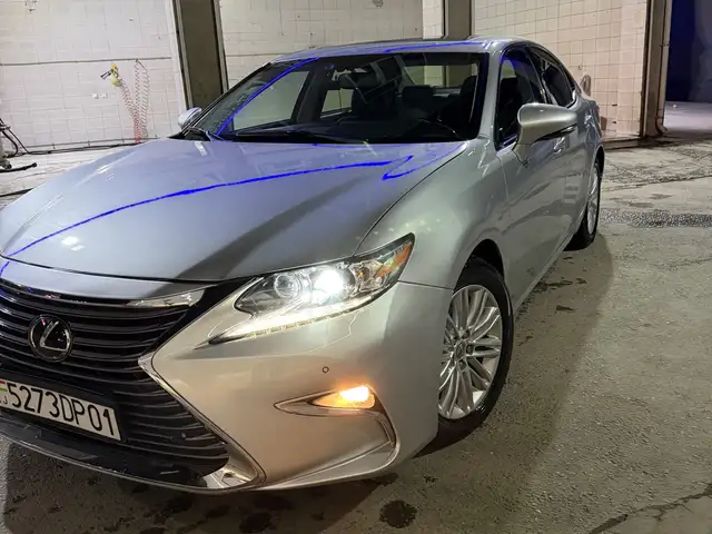 Lexus ES series