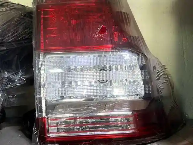 Задний правый стоп от Toyota Prado 2 FJ150, Душанбе