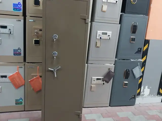 Сейф, Душанбе