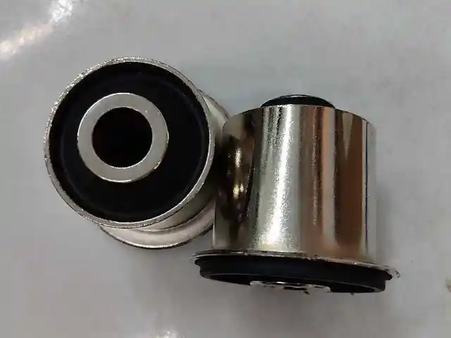 Сайлентблок рычага на Toyota Lc200 LX450 570, Душанбе