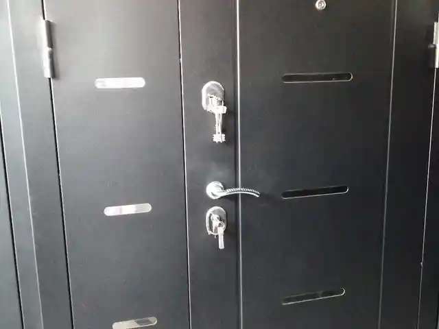 Дверь, Душанбе