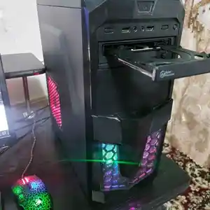 Игровой компьютер, Бобоҷон Ғафуров