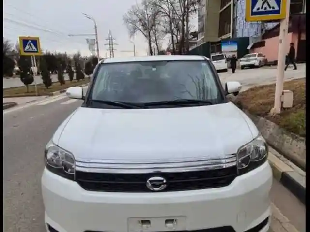 Лобовое стекло на Toyota Rumion, Душанбе
