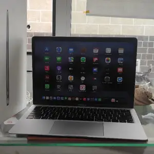 Ноутбук Macbook Air, Абдураҳмони Ҷомӣ