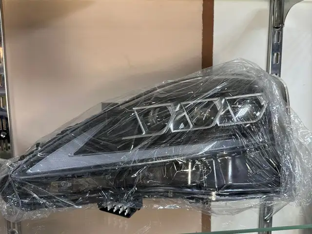 Передняя фара на Lexus is 2007-10, Душанбе