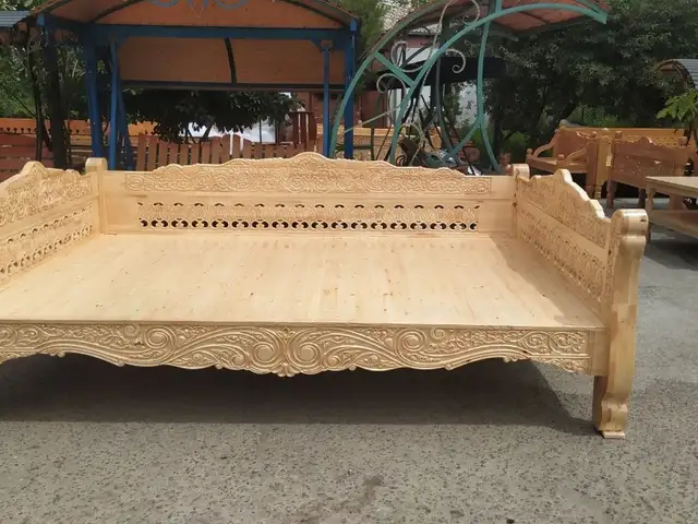 Деревянный тапчан, Худжанд