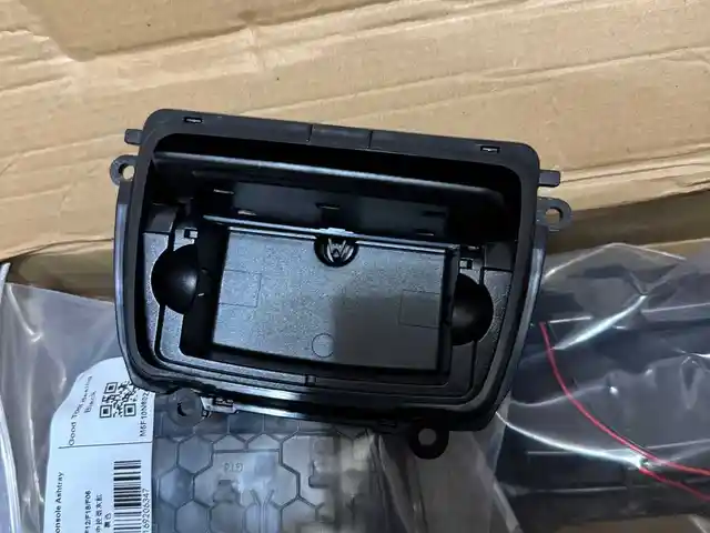 Пепельница от BMW F10, Худжанд