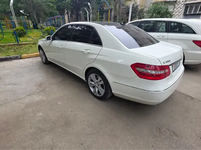 Mercedes-Benz E class, 2011, Турсунзаде - 4
