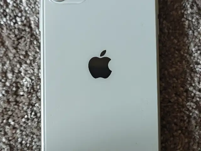 Apple iPhone 11, 128 gb, White, Турсунзаде