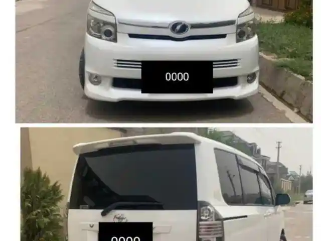 Не тонированные стекла для Toyota Voxy, Душанбе