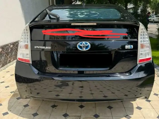 Стекло багажника на Toyota Prius, Душанбе