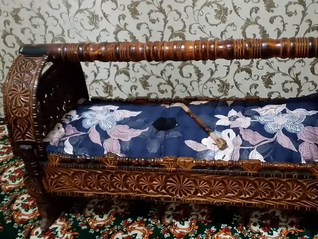 Гавхора бо курпачахош, Бохтар (Курғон-Теппа)