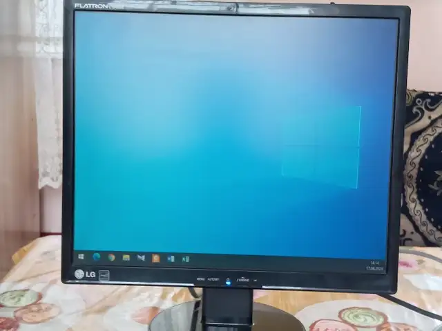 Монитор LG 19 дюйм, Худжанд