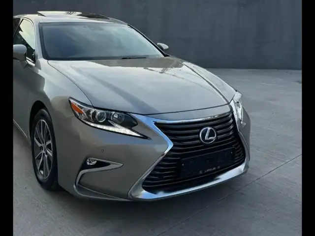 Бампер и фара на Lexus es 2016, Душанбе