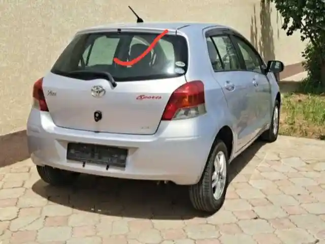 Заднее стекло от Toyota Vitz, Душанбе