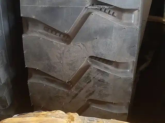 Шины 10.00 R20, Душанбе